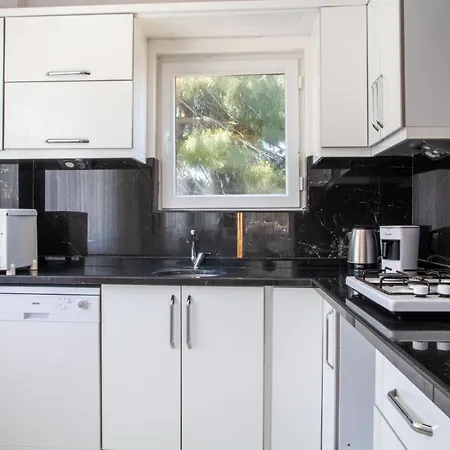 Flat W Sea View Terrace 1 Min To In Appartement Didim