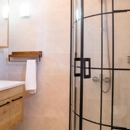 Flat W Sea View Terrace 1 Min To Beach In
